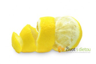 Citronová slupka zaujímá 50 až 65 % celkové hmotnosti plodu